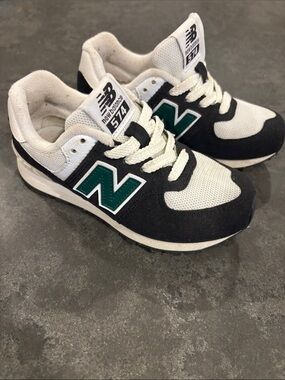 New Balance Kids Black White Sneakers with Green 'N' Logo